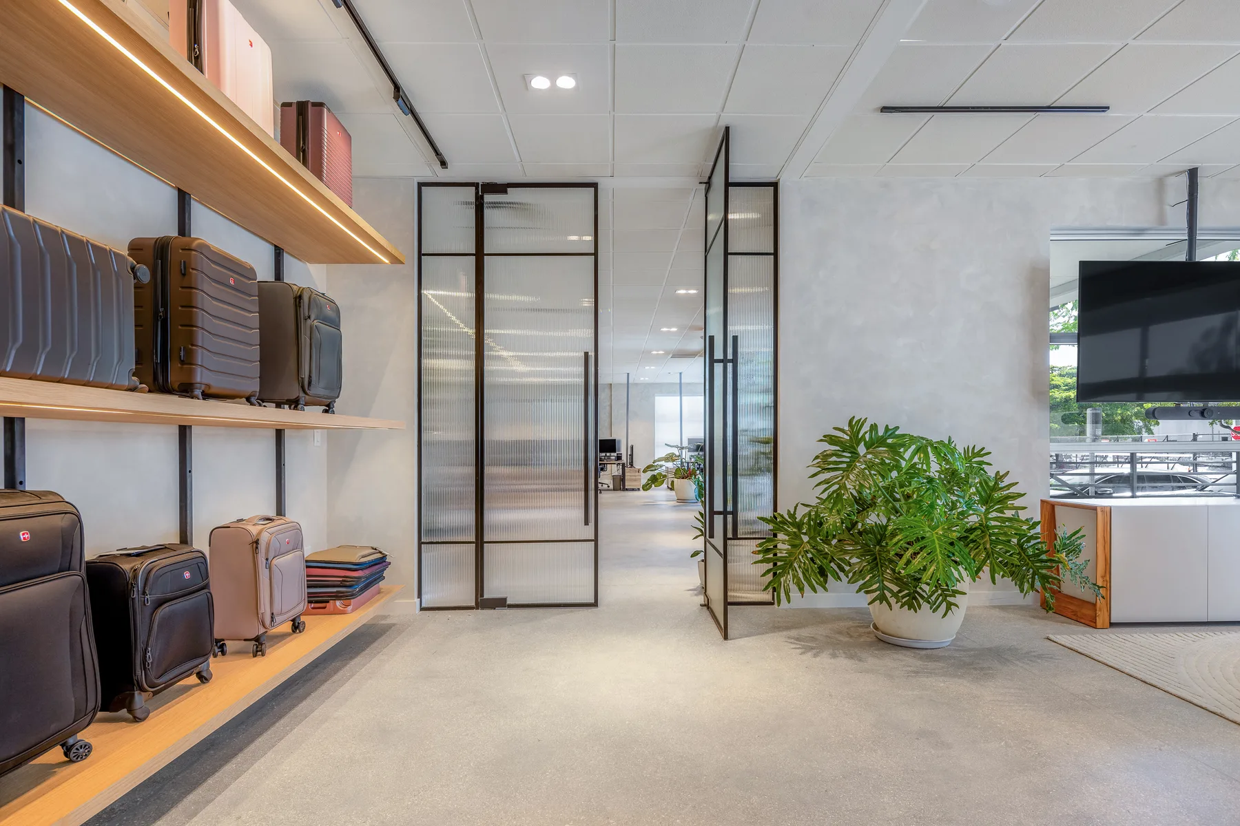 HOME G3, Retail Showroom, Miami, Palm Beach detail 3