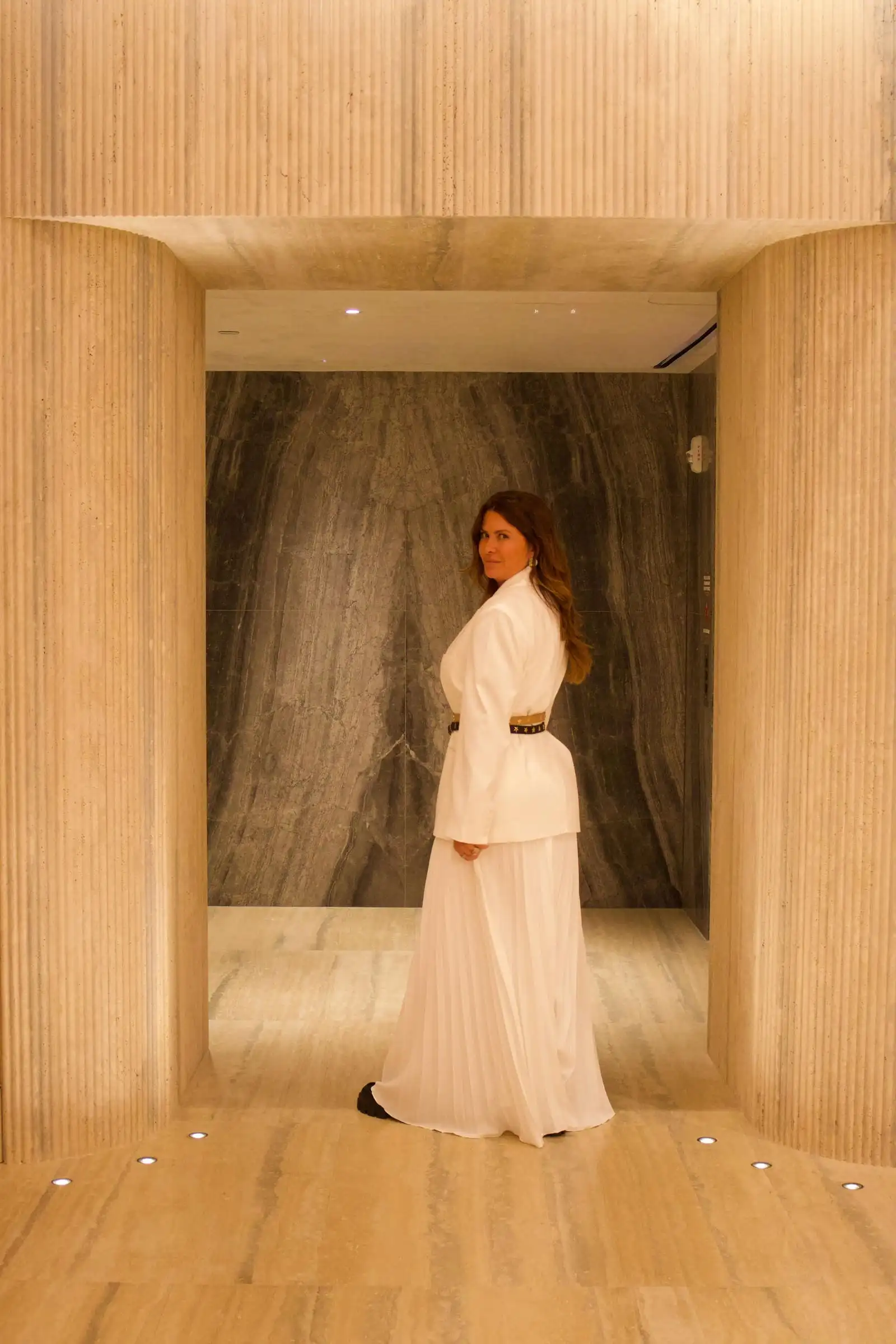 Choosing the Right Tiles in Miami Interior Design: Flooring, Well-Being and Timeless Elegance.